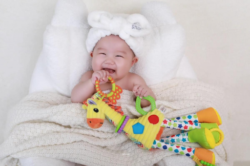 泰兴1岁宝宝流鼻涕打喷嚏